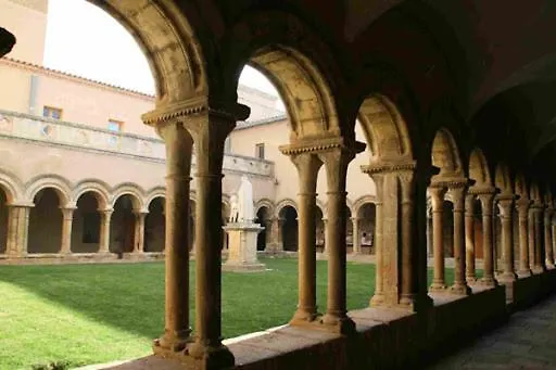 Casa Contorna Apartment Agullo